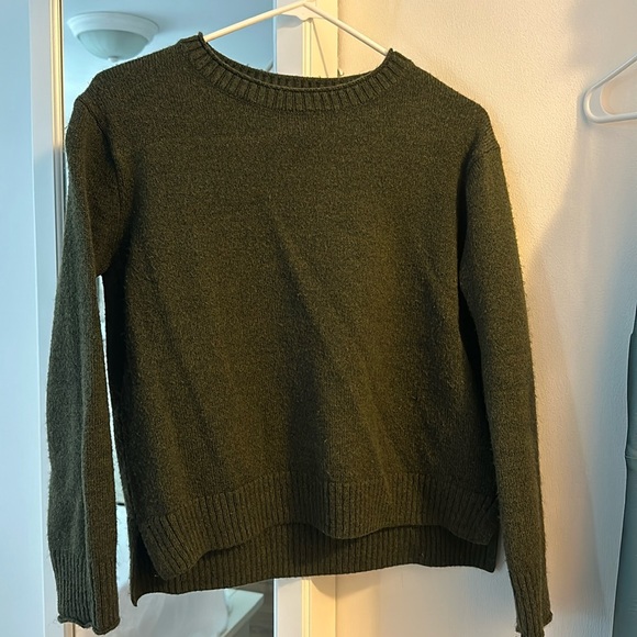 Banana Republic Sweater (XS) - Picture 1 of 5